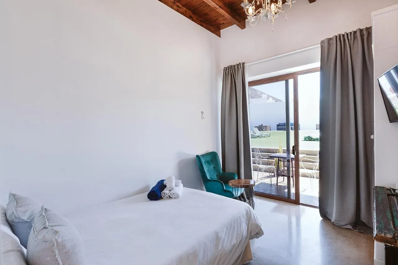 Hotelito Rural Flor De Timanfaya contacts